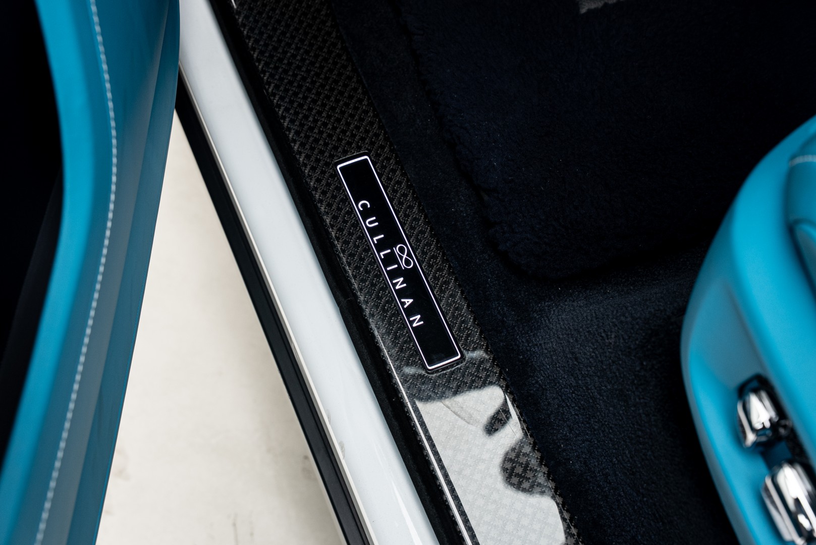 2023 ROLLS ROYCE CULLINAN BLACK BADGE WARRANTY AND SERVICE.